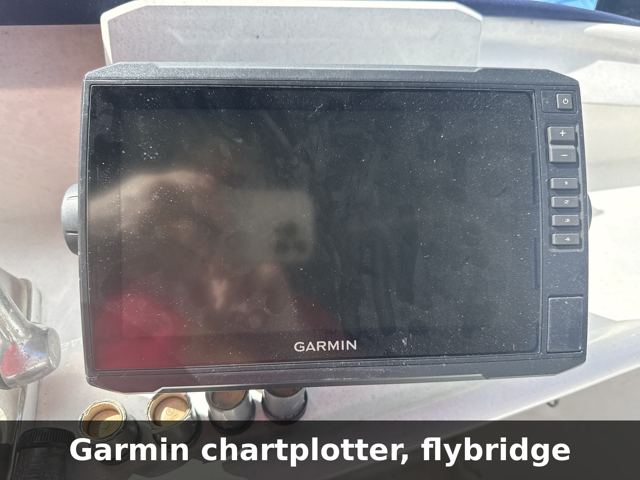 Garmin chartplotter, flybridge