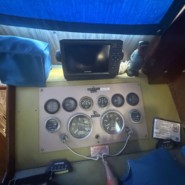 Lower helm instruments and chartplotter